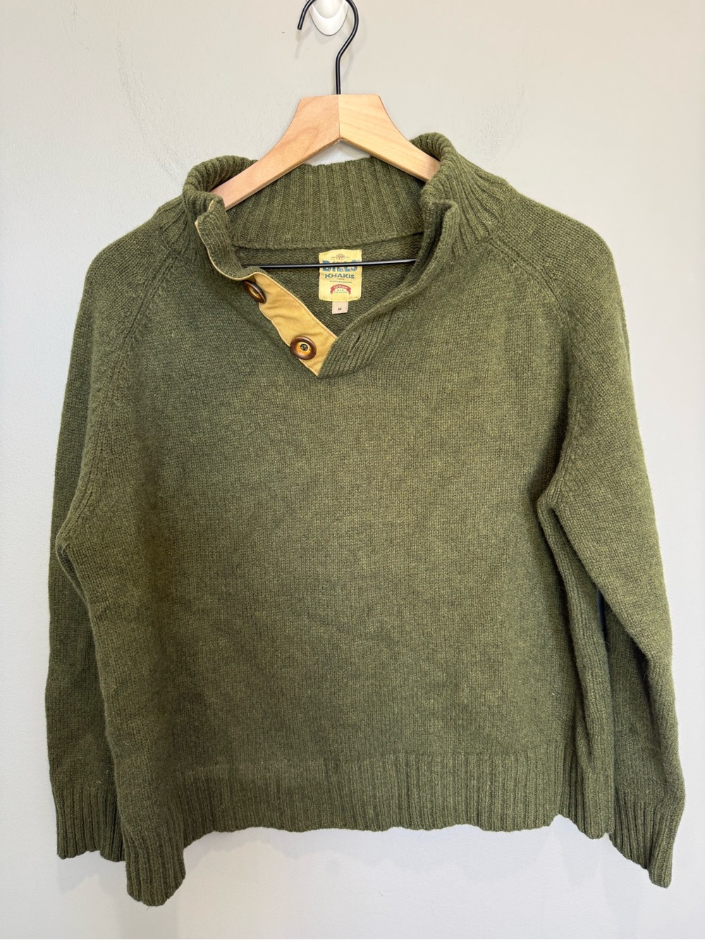 Bills Khakis 100% Wool Olive Green Button Collar Sweater Men’s M